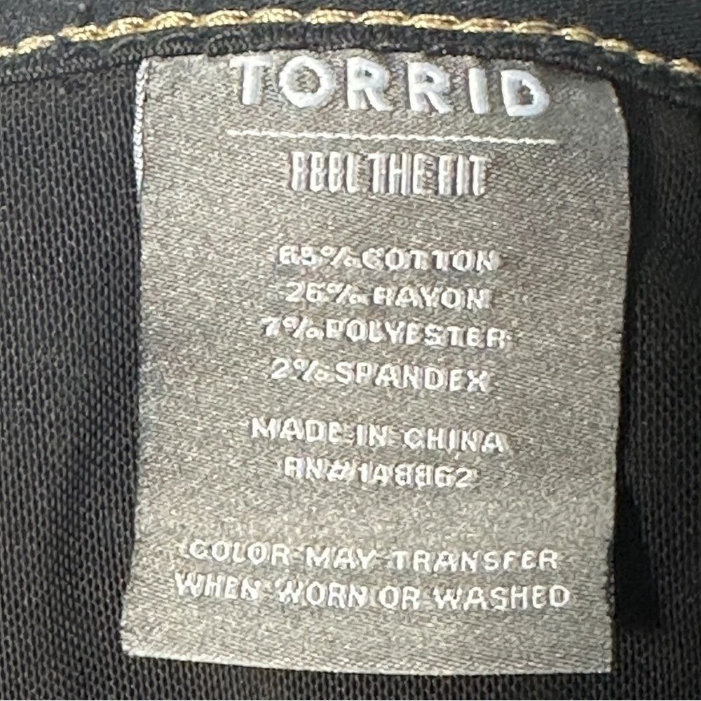 Torrid Womens Bombshell Skinny Jeans Size 18 SHORT Blue Distressed Medium Wash - Picture 10 of 11